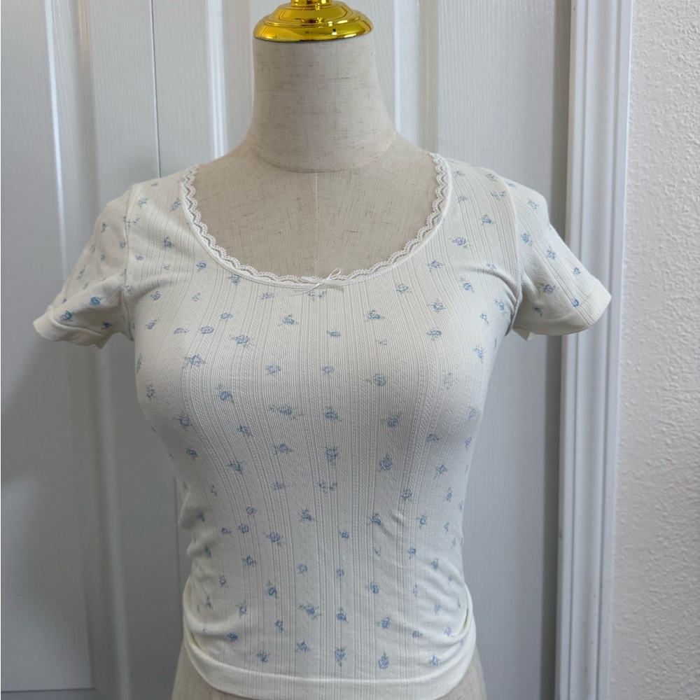 Floral Lace-Trimmed White Top - Picture 1 of 2